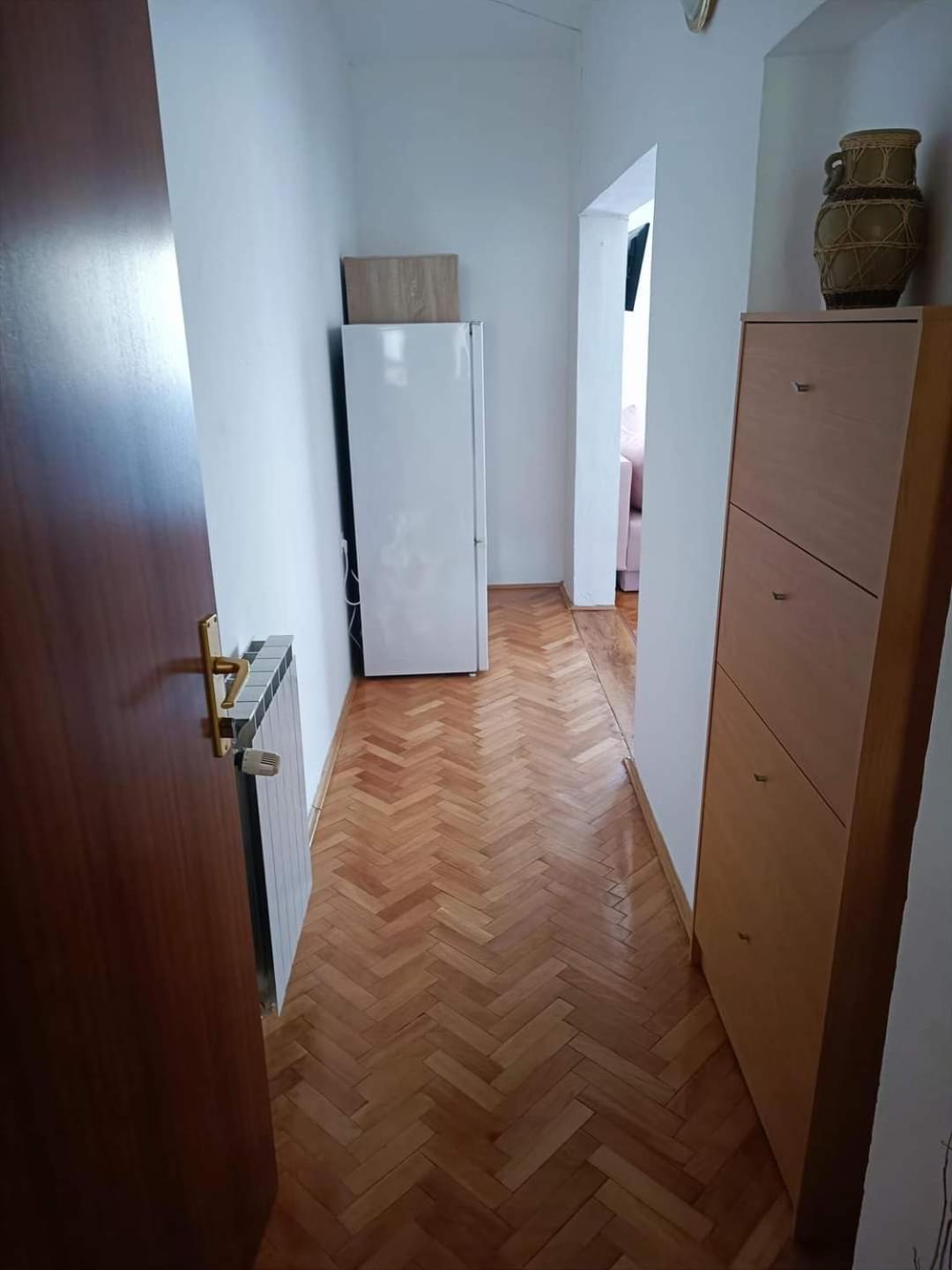 Studio Apartman Antonia รทินา ภายนอก รูปภาพ