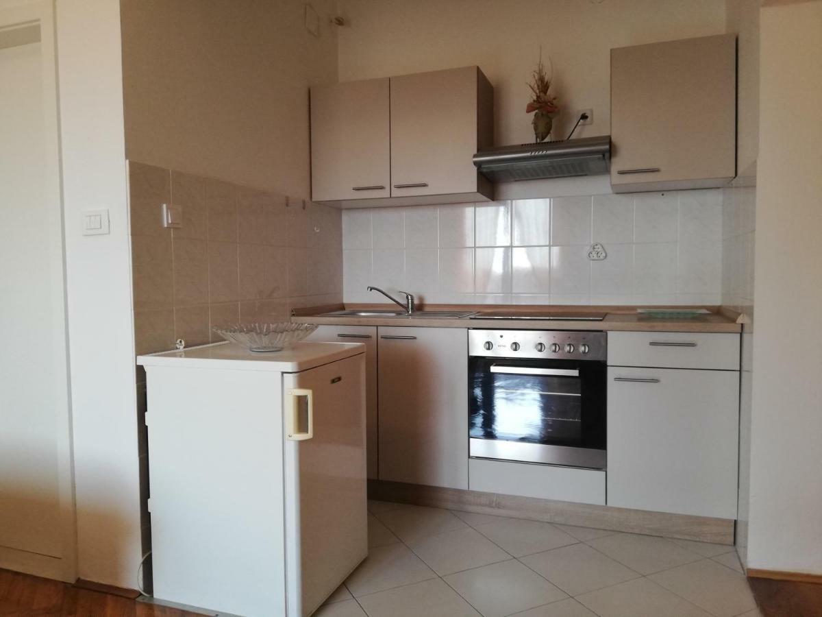 Studio Apartman Antonia รทินา ภายนอก รูปภาพ