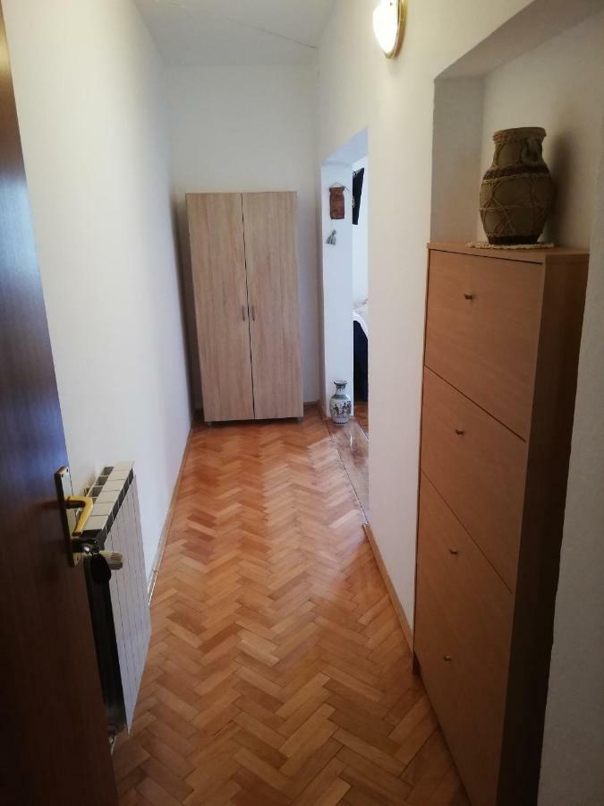 Studio Apartman Antonia รทินา ภายนอก รูปภาพ